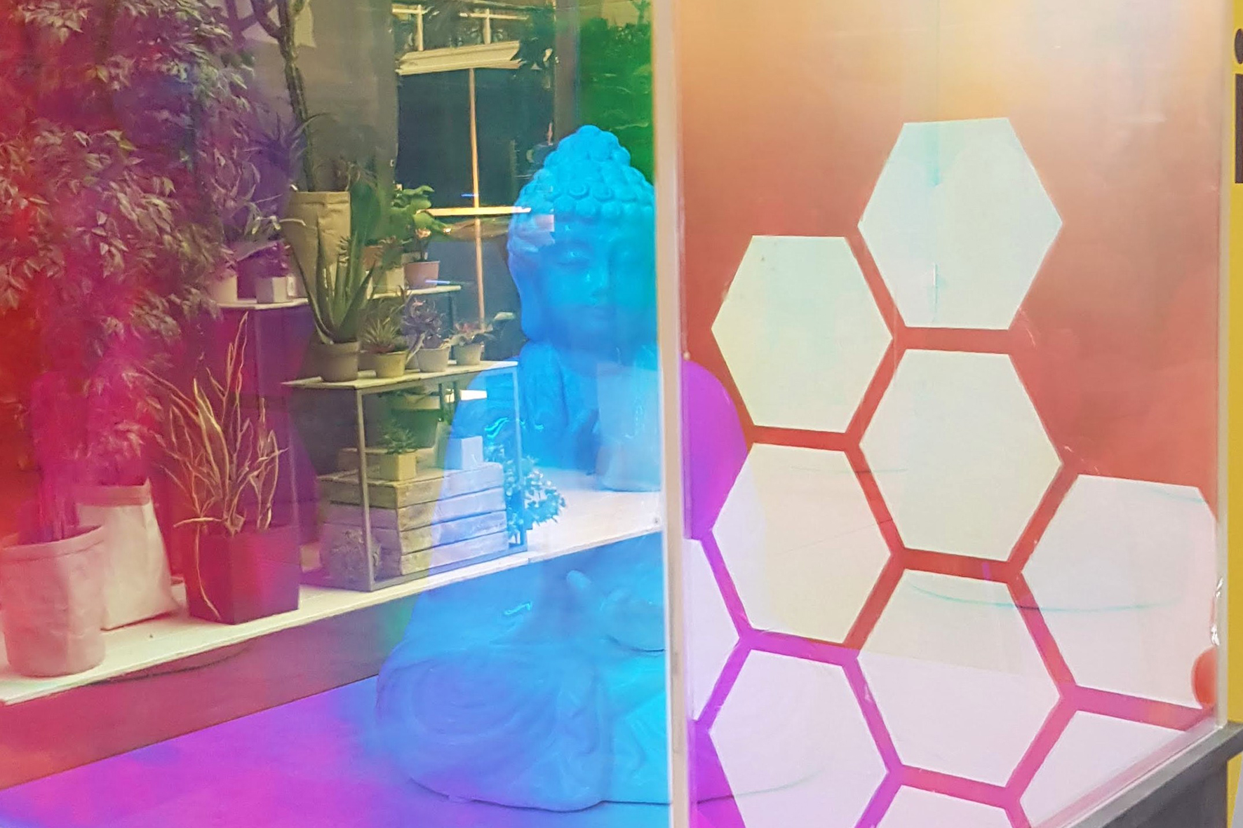 Image - Featured Image  - ASLAN Colourshift SE70 PET film Transparant -  3