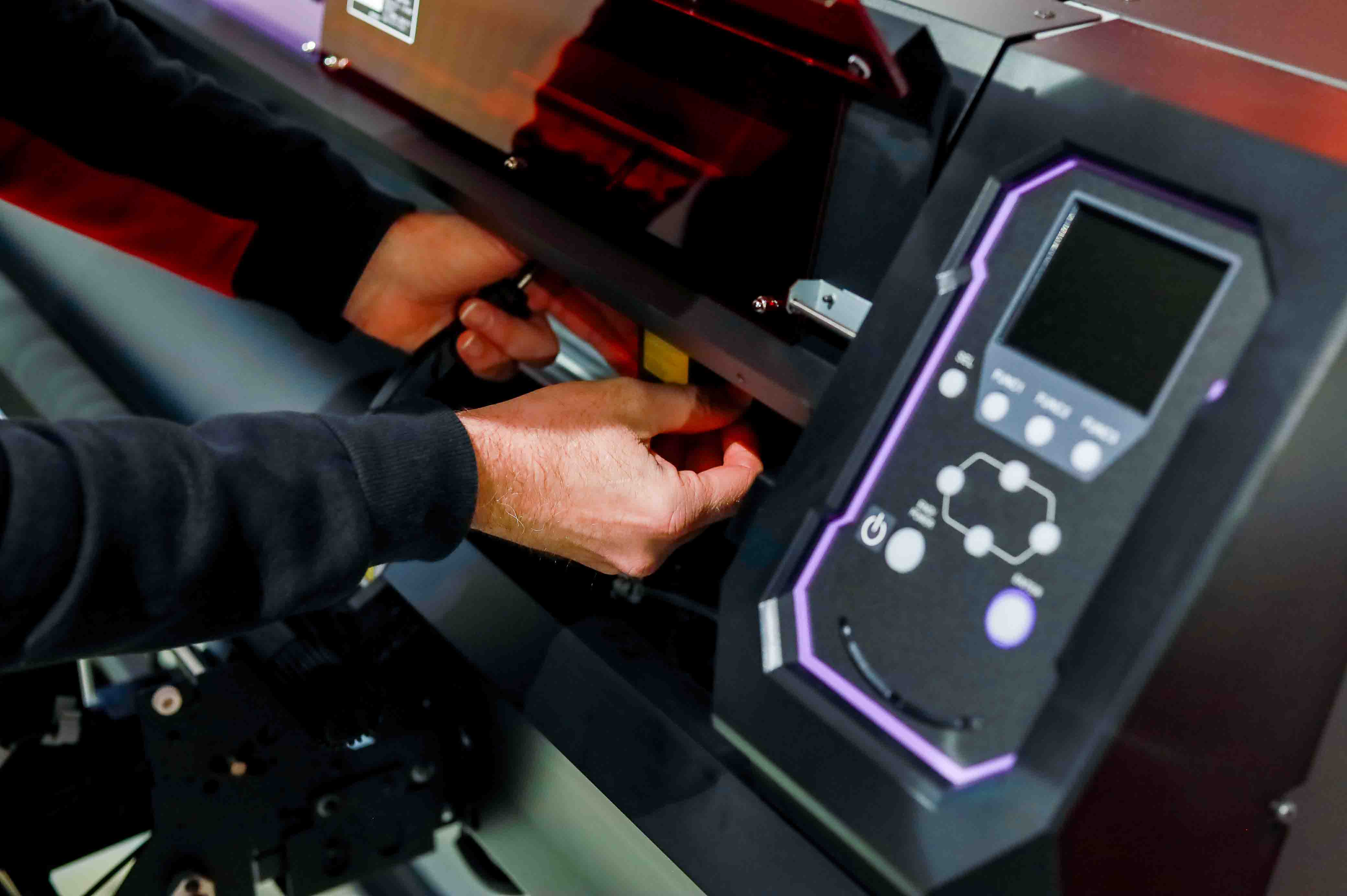 Dimix service technieker aan het werk